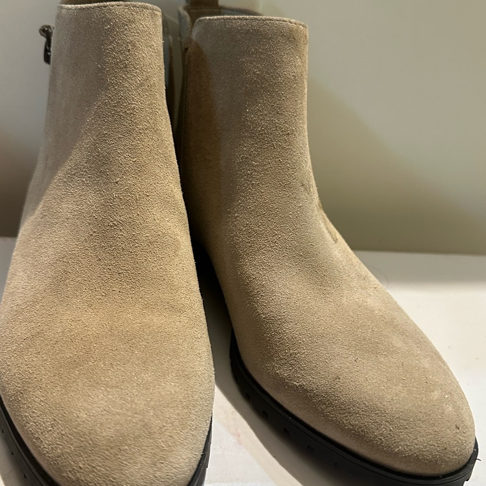 Caslon Nordstrom Brielle Water Resistant Bootie Women 7.5 Beige suede new no tag